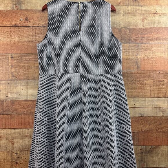 Sleeveless Black & White Textured Pattern Dress With Back Zipper By Espresso - Picture 5 of 5
